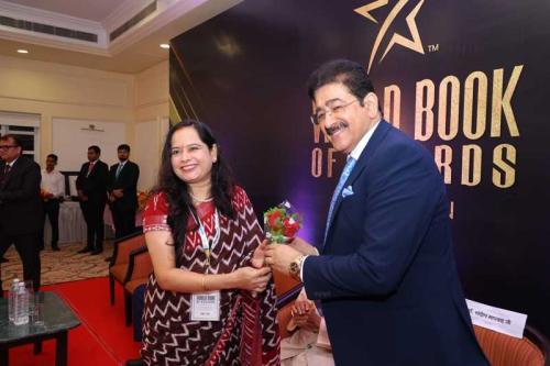 a8871-dr.-sandeep-marwah-welcomed-by-dr.-suchita-shukla